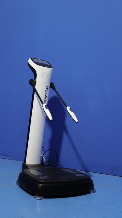 高精度体成分分析装置の１枚目写真